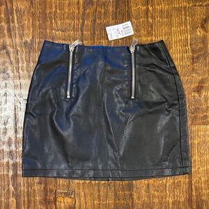 Forever 21 Black Faux Leather Mini Skirt NWT Silver Zip Moto Grunge Harley vibes